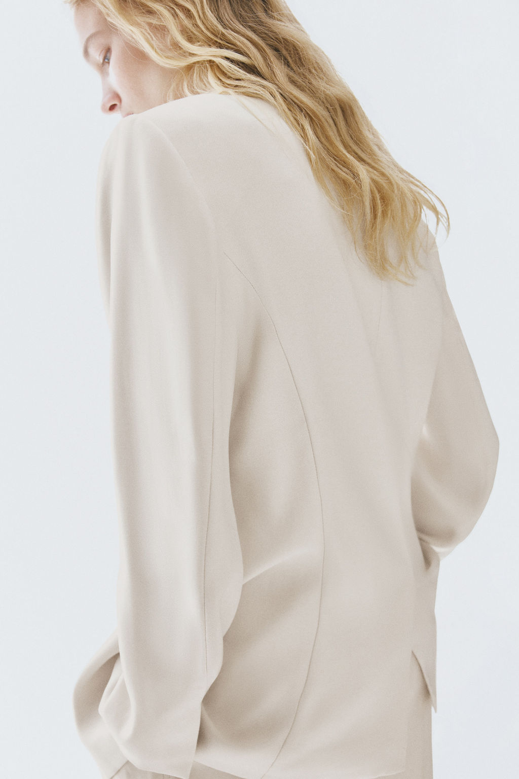 Blazer cruzado con broche - H&m фото 6