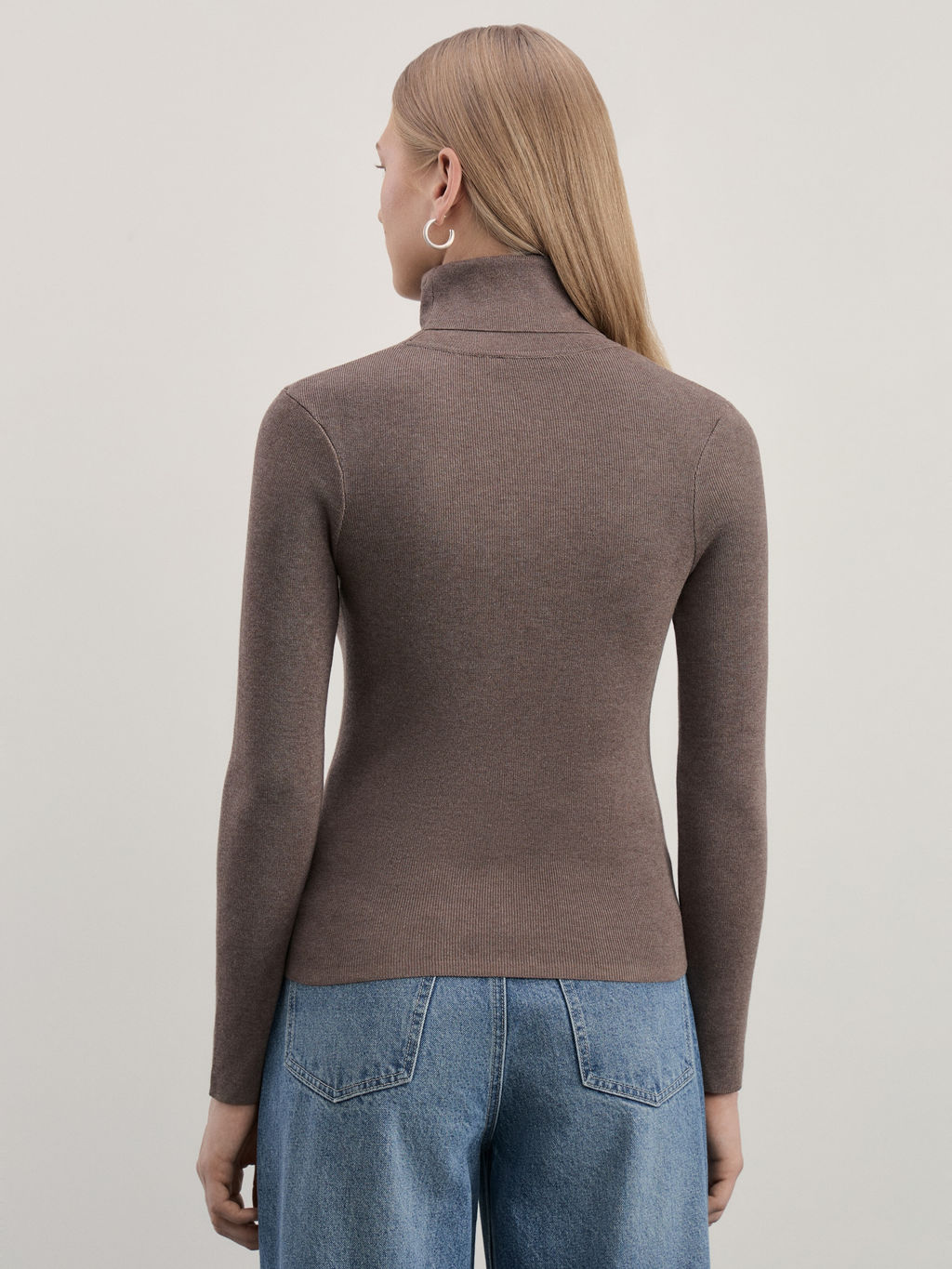 Джемпер с высоким воротником в риб / Zarina  фото 5