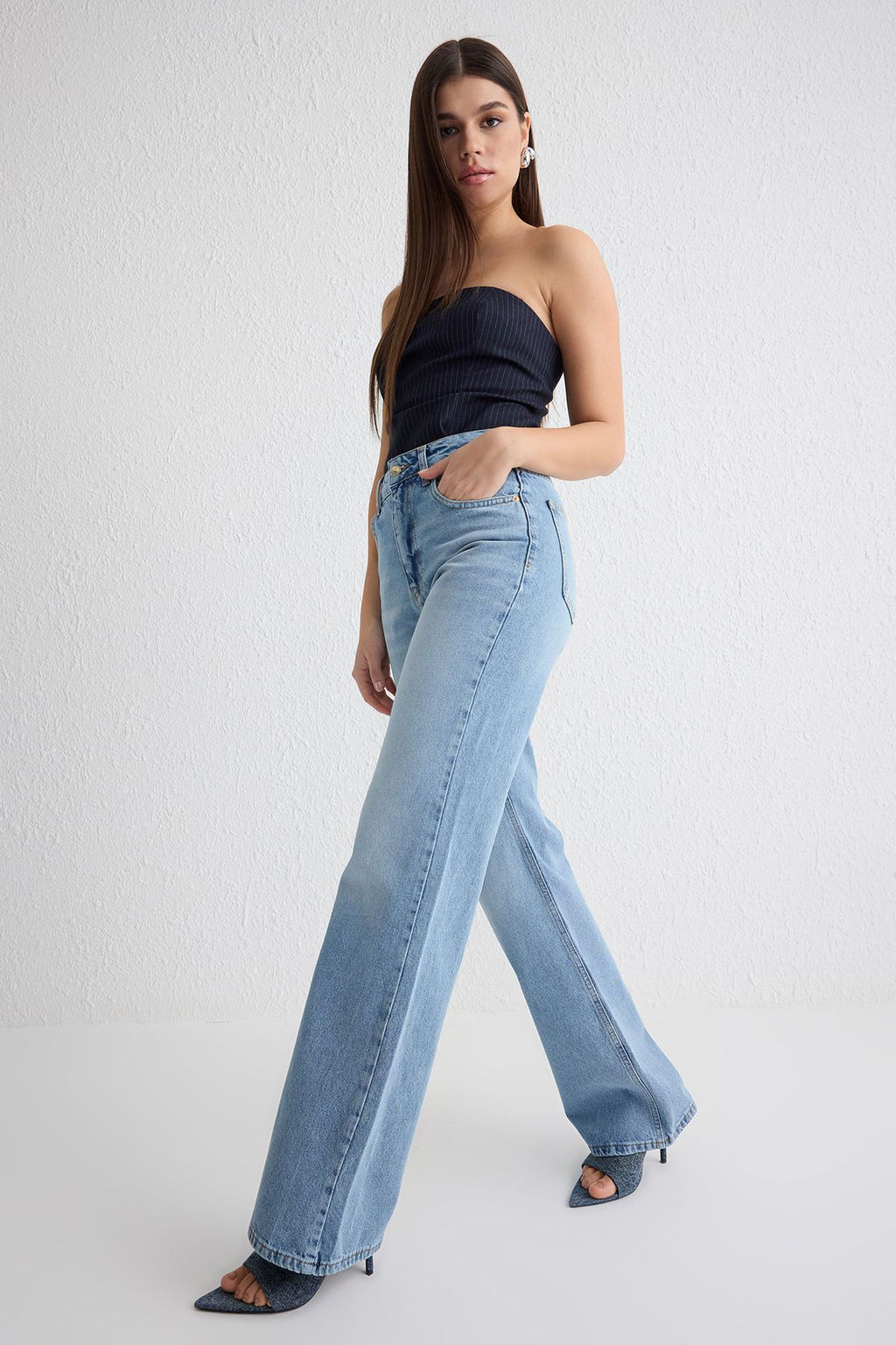TRENDYOLMILLA Ac?k Mavi Yuksek Bel Wide Leg Jeans TWOSS25JE00132  фото 2