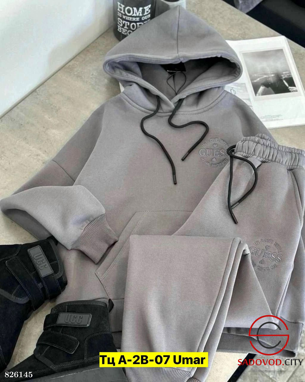 Утепленный костюм с вышивкой