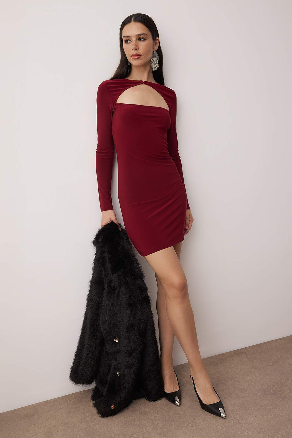 TRENDYOLMILLA Kahverengi Vucuda Oturan Orme K?sa S?k Elbise TPRSS25EL00159  фото 16