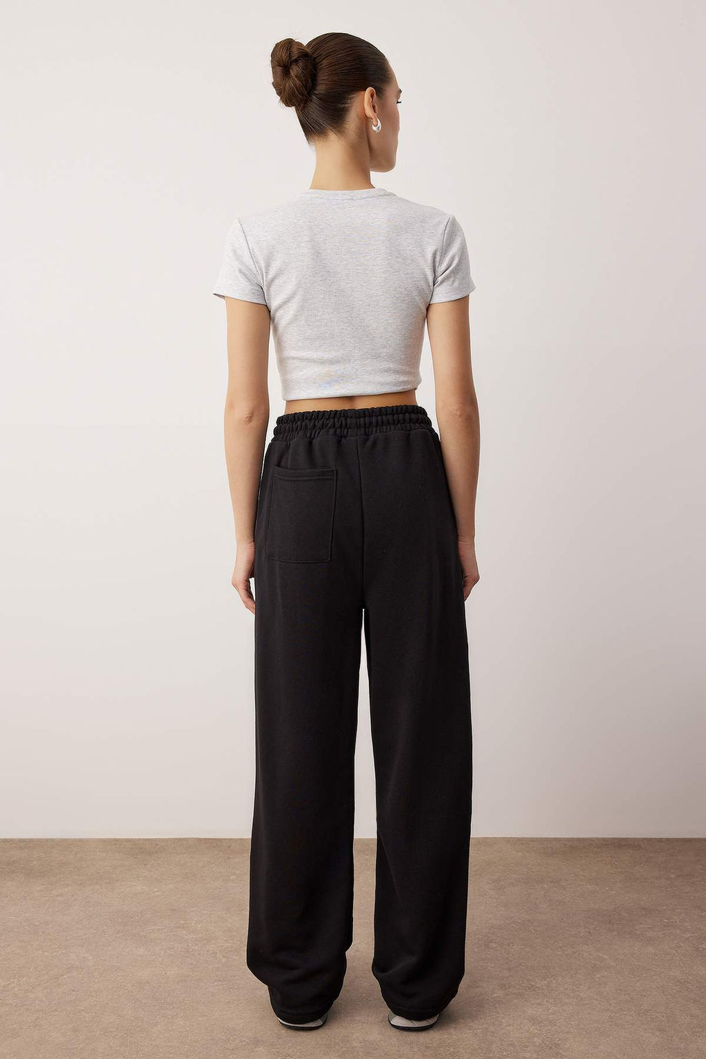 Siyah Beli Lastikli Basic Jogger Kordonlu Orme Esofman Alt? TWOAW26EA00016 - Trendyolmilla фото 9