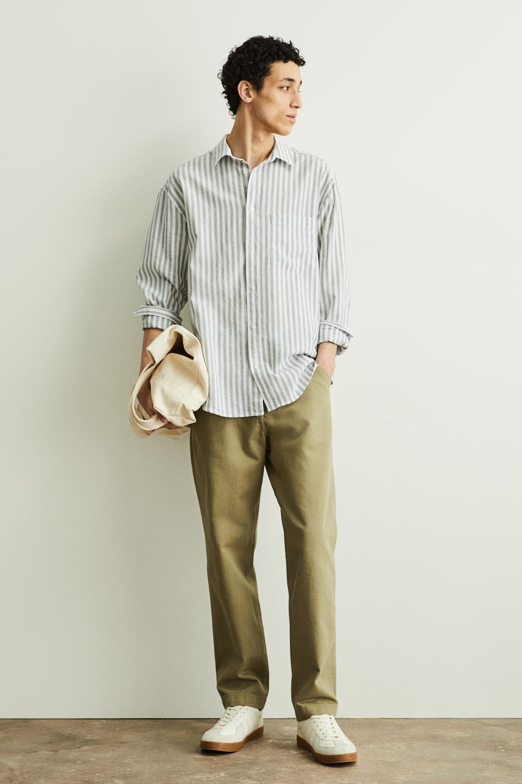 Camisa en mezcla de lino Relaxed Fit - H&m фото 4