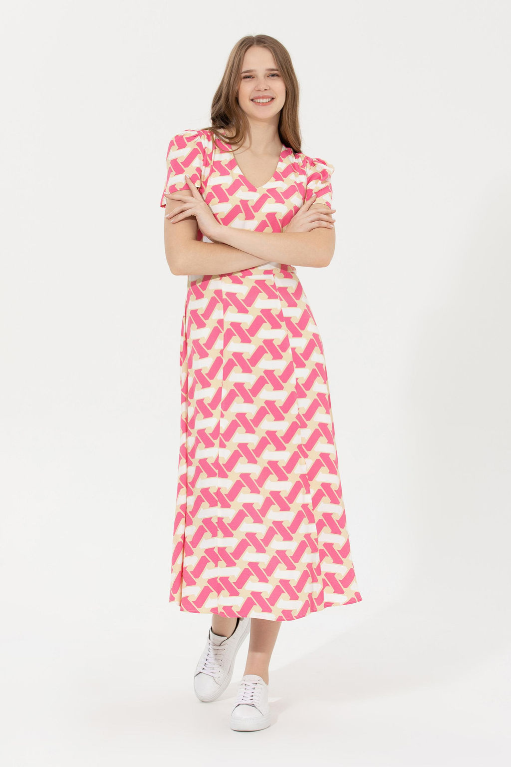 Kad_n Pembe Dokuma Elbise