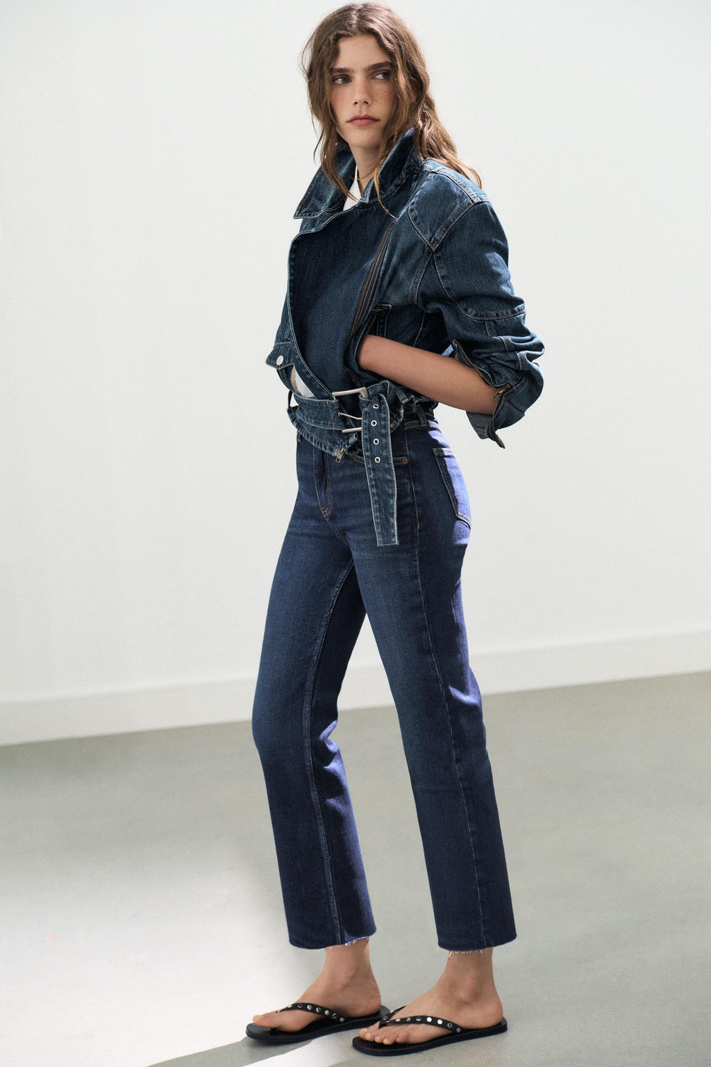 JEANS TRF CROPPED FLARE TIRO ALTO / Marino