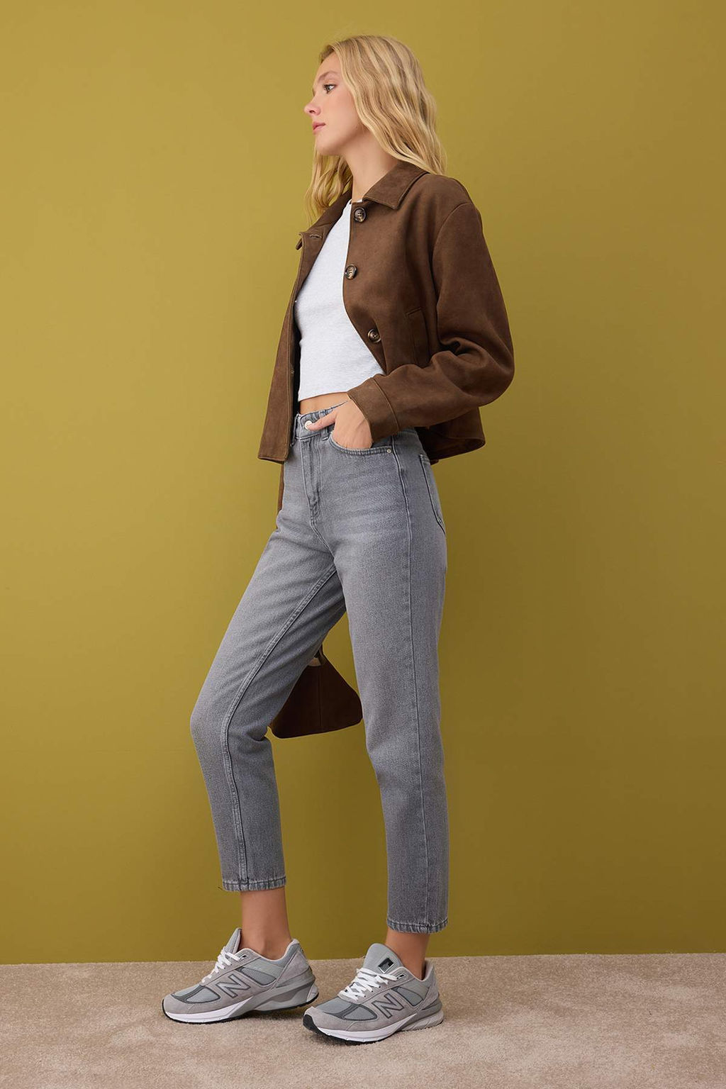 Gri Yuksek Bel Mom Jeans TWOAW26JE00059 - Trendyolmilla фото 2
