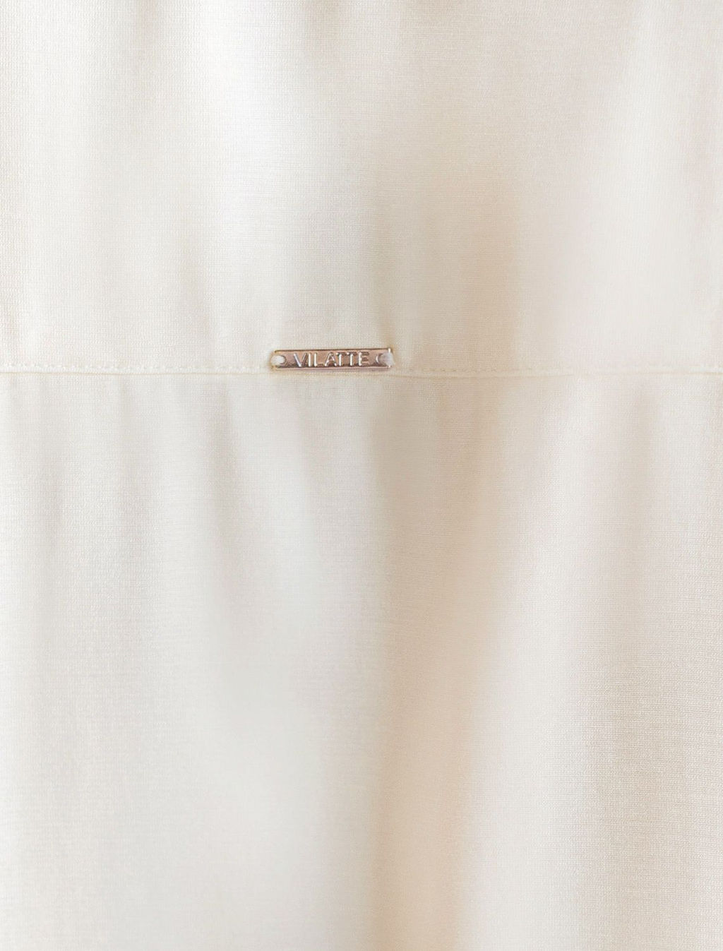 Укороченная блузка с V вырезом из плотного лиоцелла - Vilatte фото 6