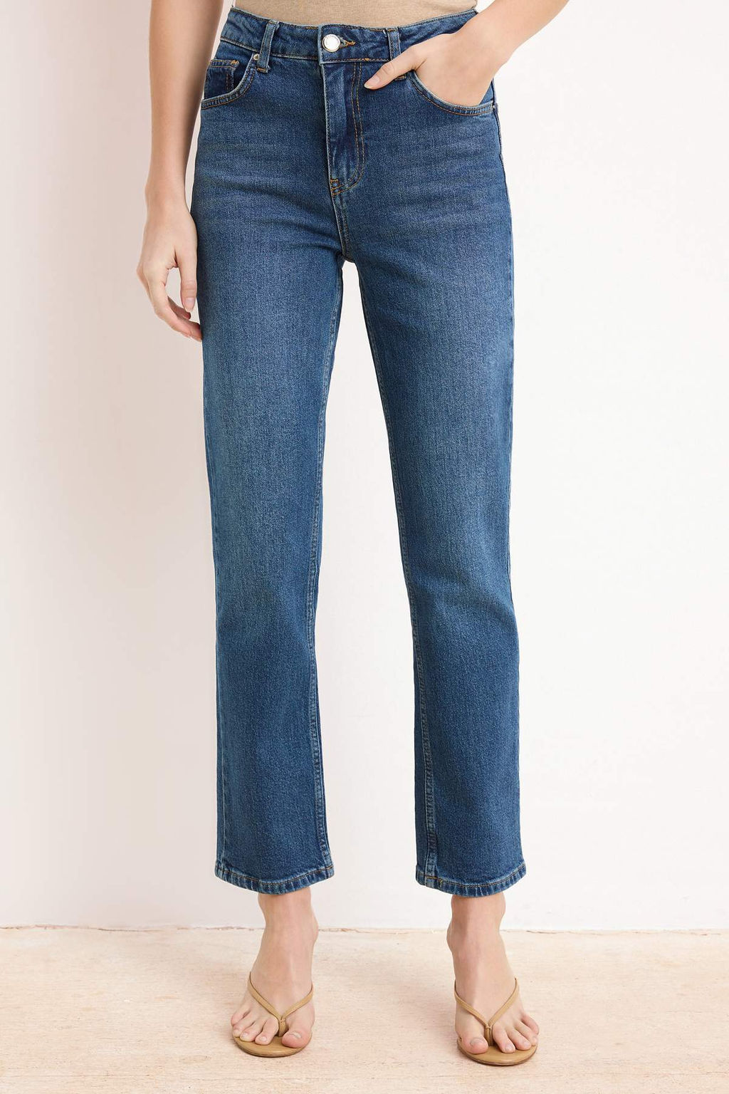 Koyu Mavi Yuksek Bel Az Esnek Mom Jeans TWOSS26JE00113 - Trendyolmilla фото 11