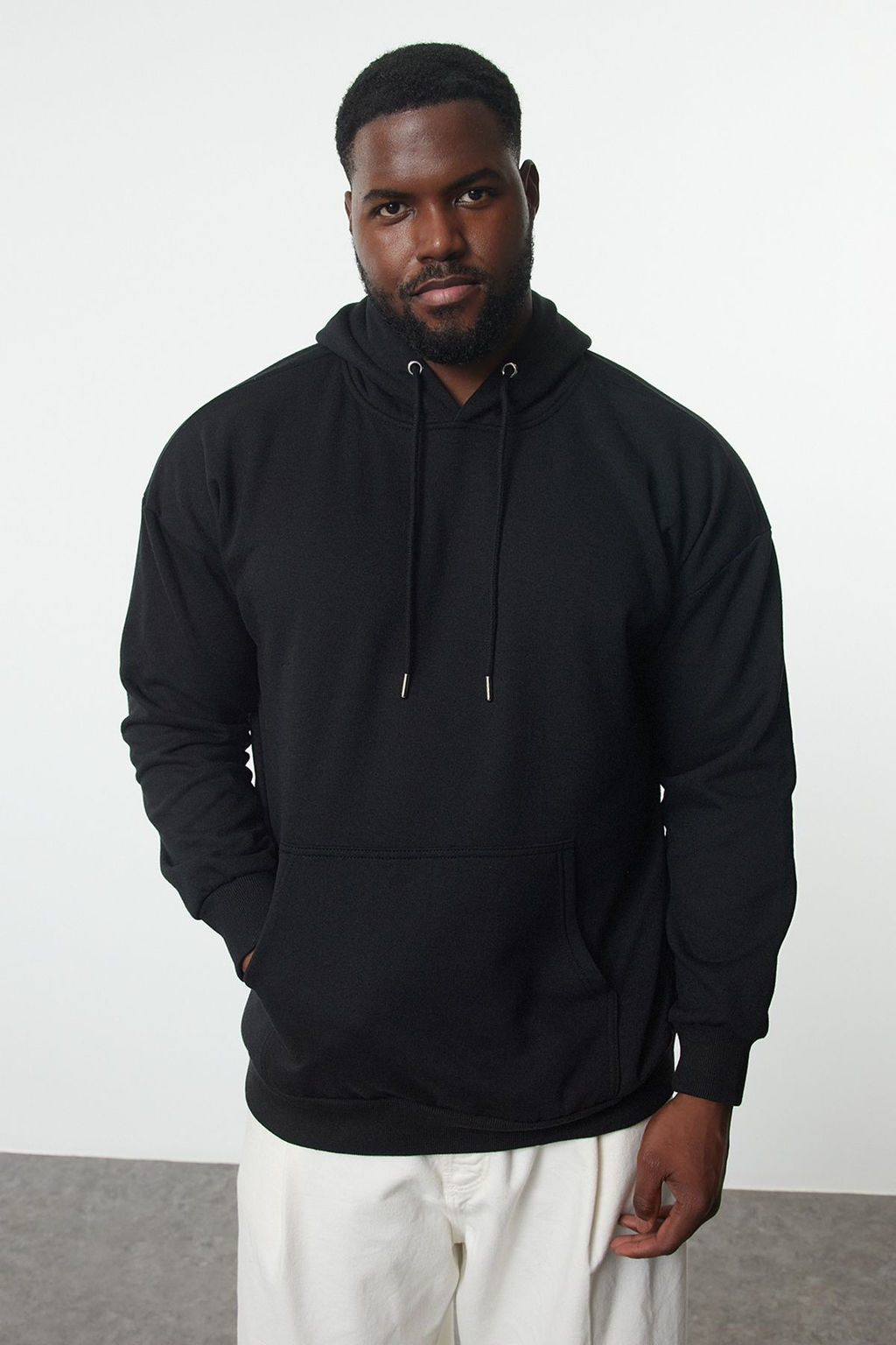 TRENDYOL MAN Buyuk Beden Siyah Oversize/Genis Kesim Kapusonlu Sweatshirt TMNAW25AO00002 - Trendyolmilla фото 3