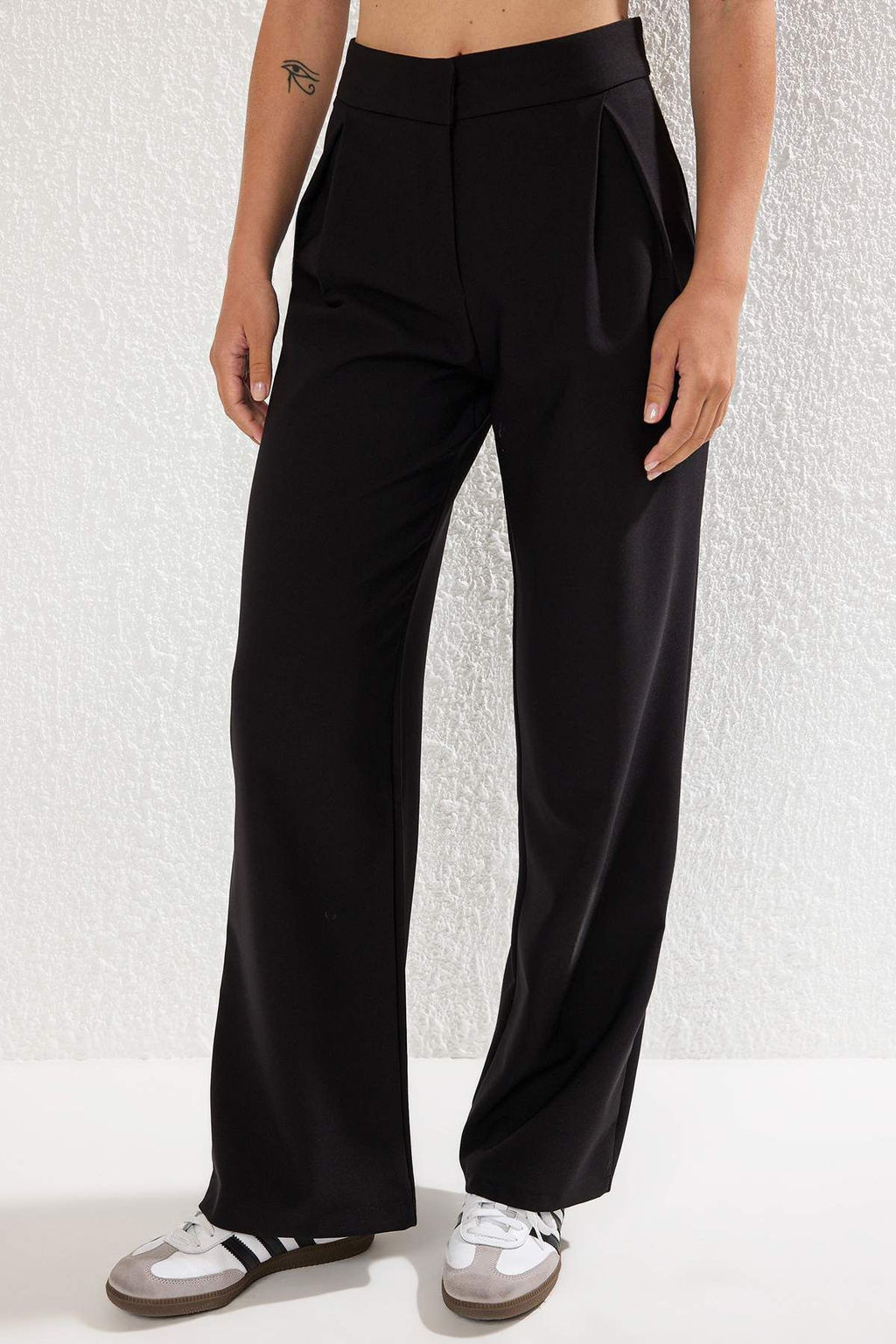 Trendyolmilla Siyah Derin Pilili Wide Leg/Genis Paca Pantolon TWOSS25PL00116
