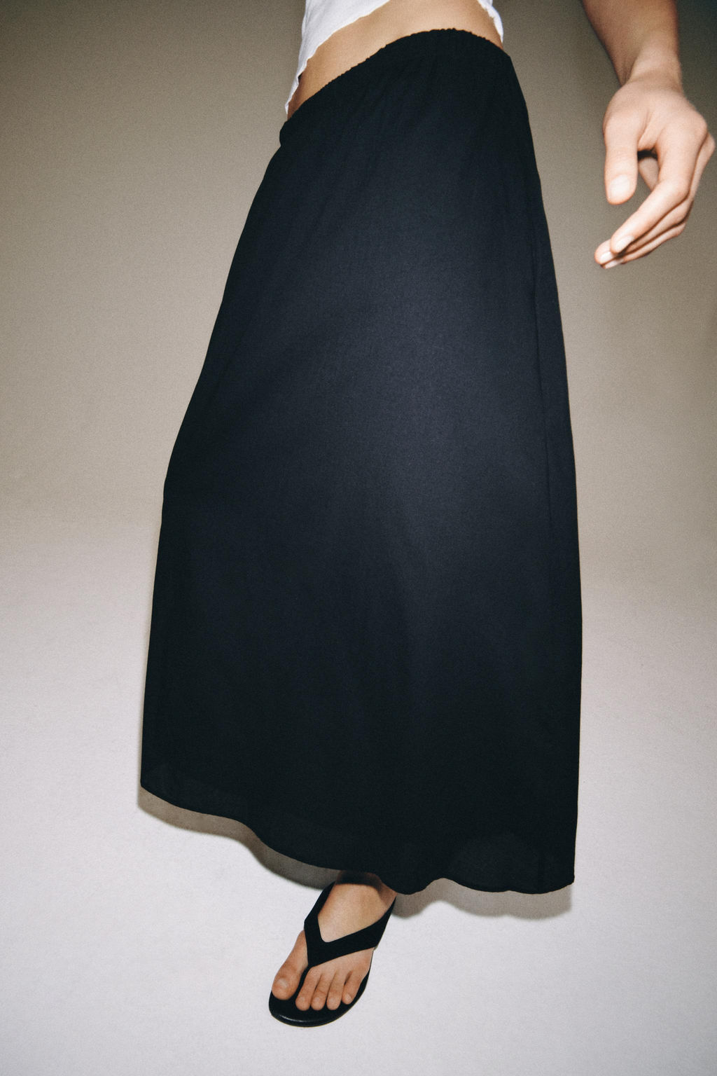 FALDA LARGA ZW COLLECTION / Negro - Zara фото 4