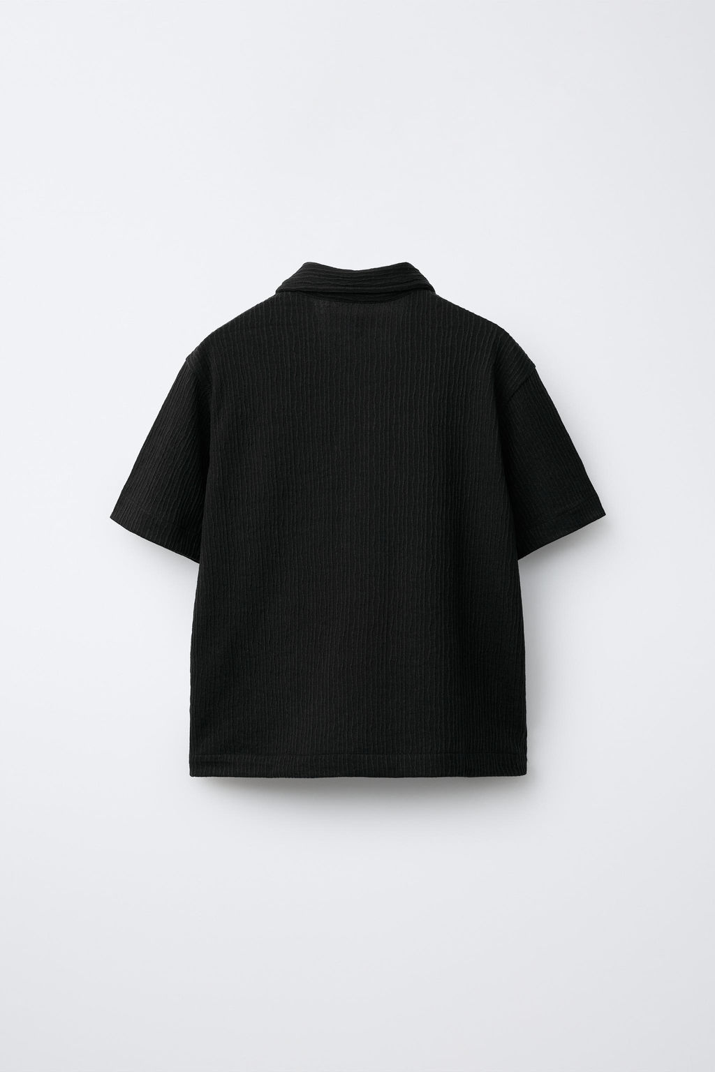 CONJUNTO CAMISA BOWLNG Y BERMUDA TEXTURA ETIQUETA / Negro - Zara фото 3