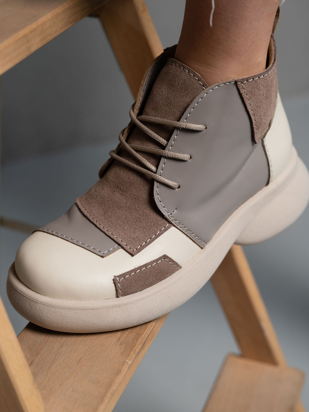 Ботинки 305.927be.Бежевый латте капучино замша/мех