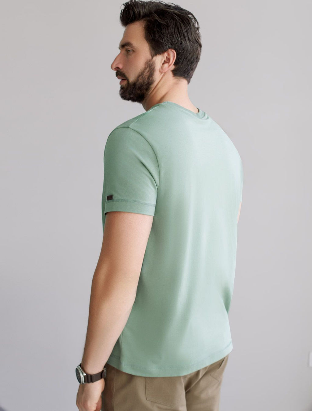 Футболка базовая полуприлегающая из премиального хлопка с принтом - Vilatte фото 3