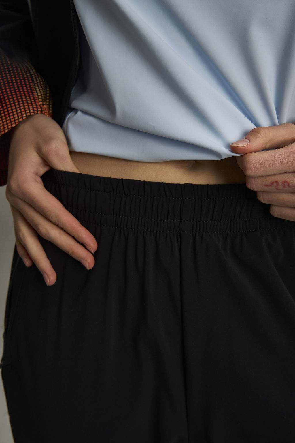 Брюки трикотажные укороченные Черный ADVANCED RUNNING Knit Ankle Pants - Anta фото 5