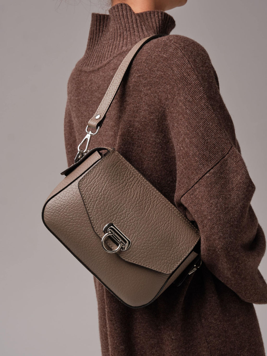 Женская сумка кросс-боди Azaro 3684 тауп соло