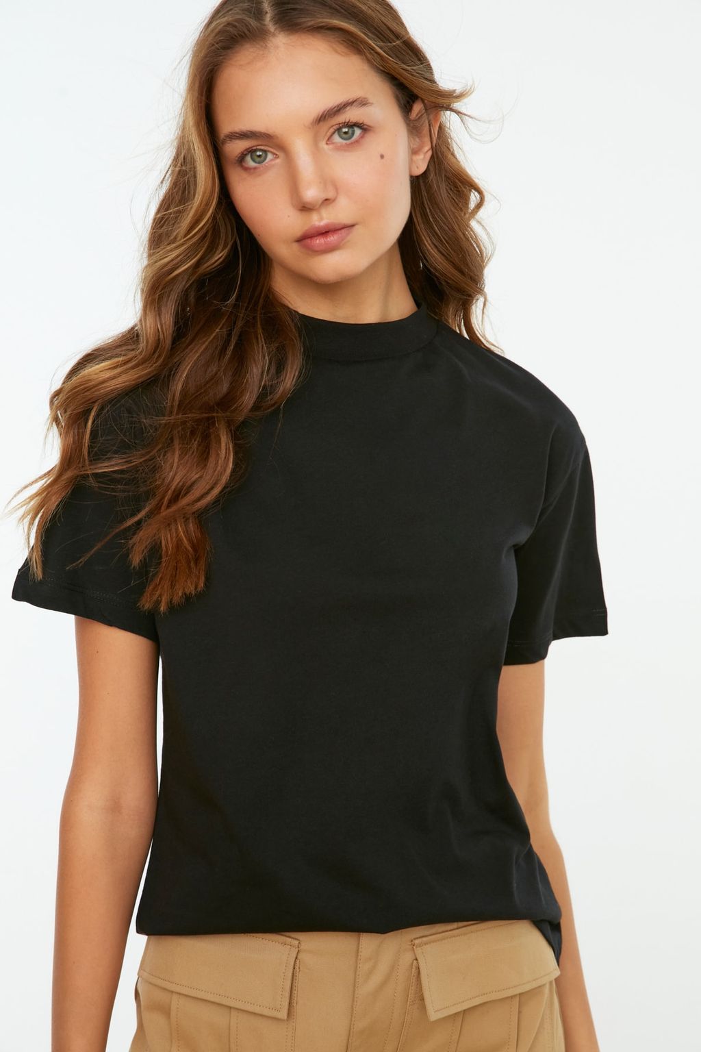 Siyah %100 Pamuk Basic Regular/Normal Kal?p Dik Yaka Orme T-Shirt TWOAW20TS0096