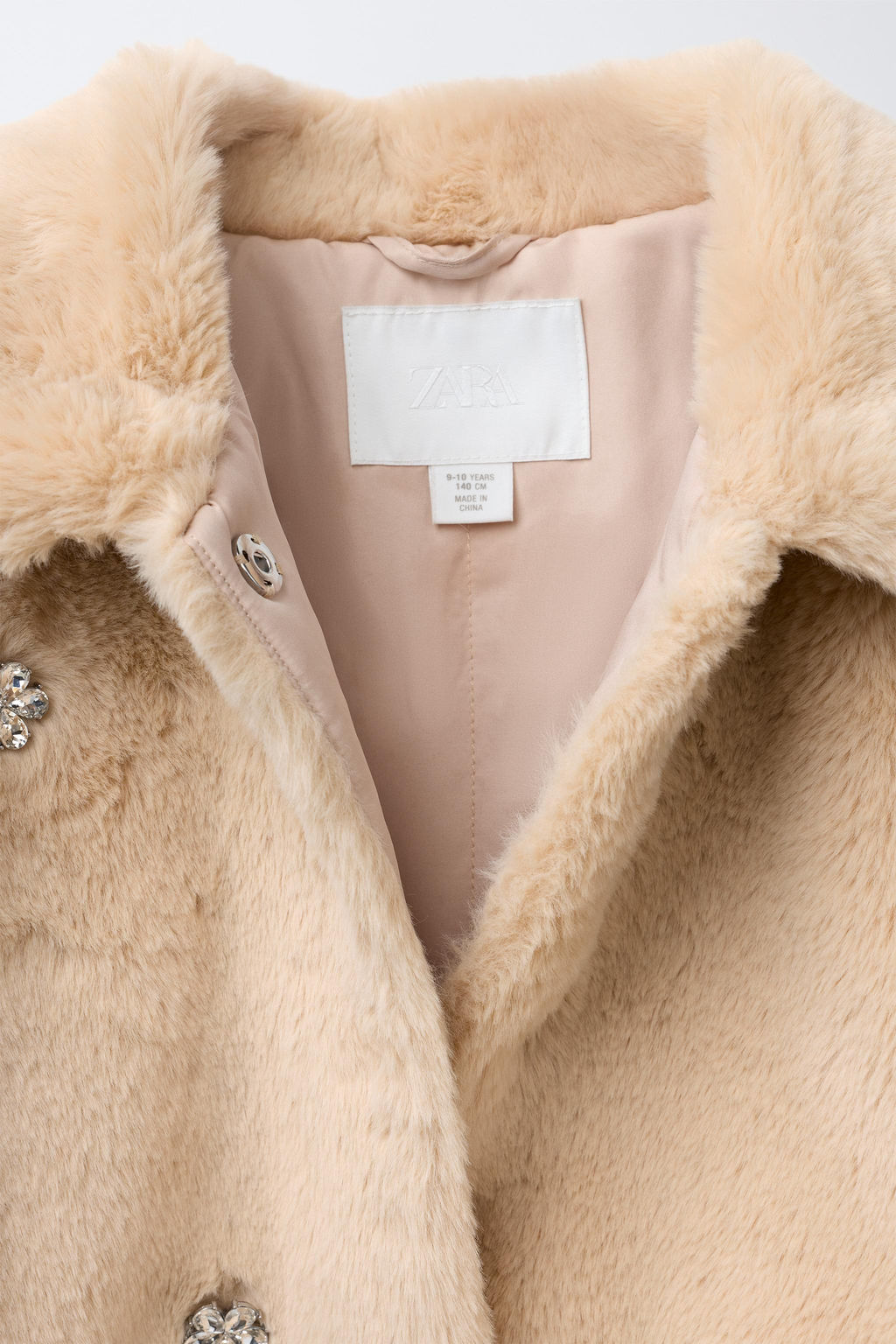SHORT FAUX FUR COAT WITH JEWEL DETAILS - Zara фото 7