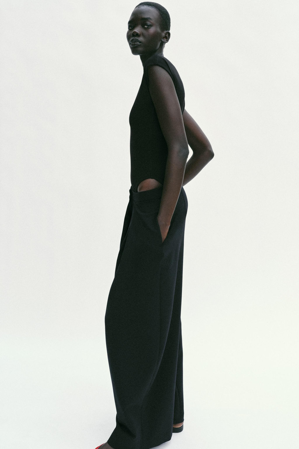 BODY ESCOTE REDONDO / Negro - Zara фото 4