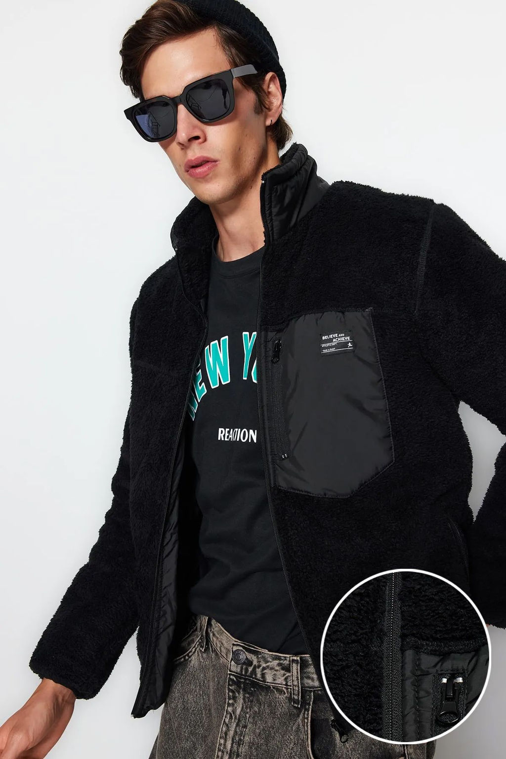 TRENDYOL MAN Siyah Regular Fit Etiket Detayl? Welsoft Pelus K?sl?k Mont TMNAW24MO00007