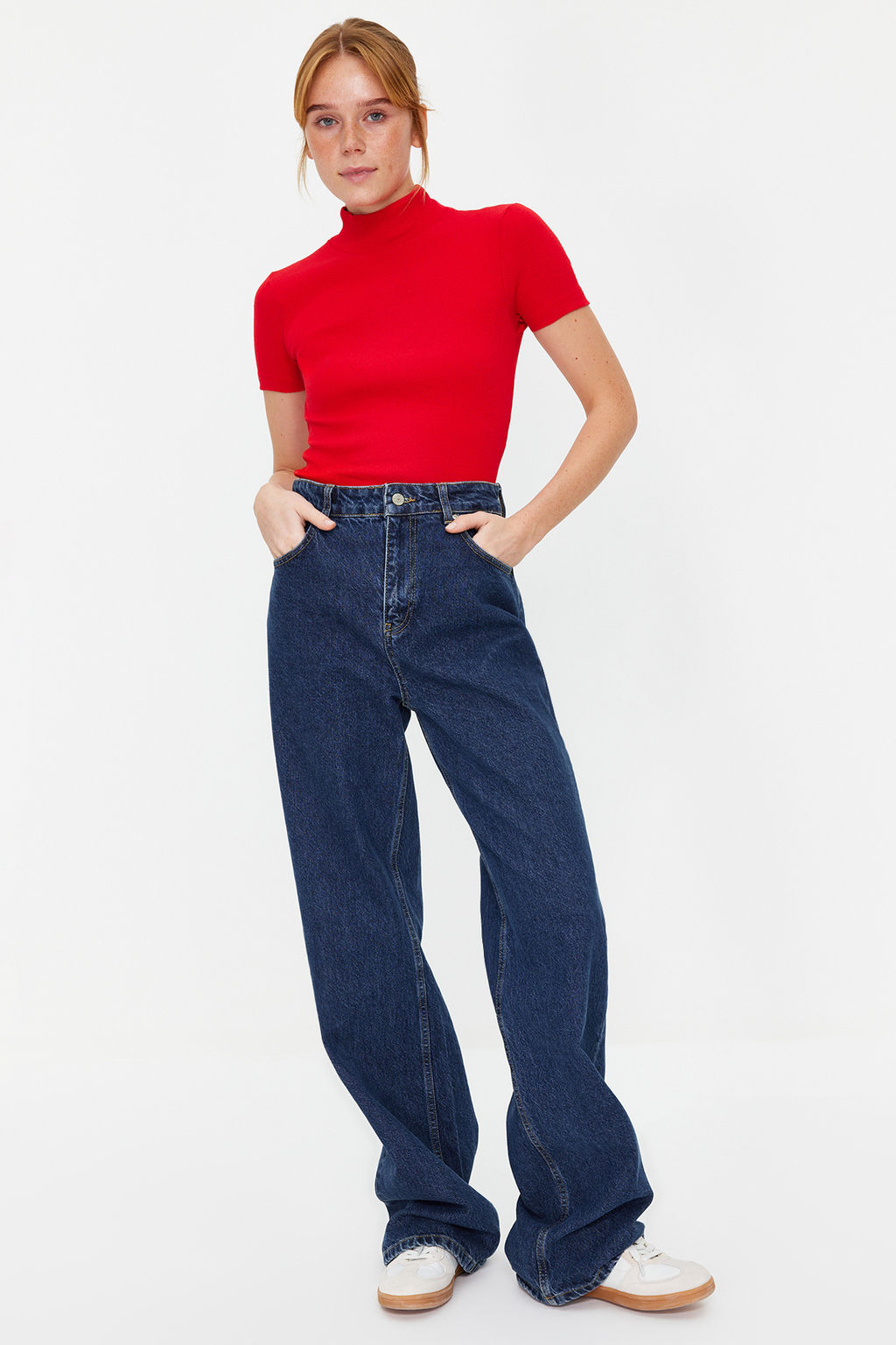 Trendyolmilla K?rm?z? Fitted/Vucuda Oturan Dik Yaka Crop Fitilli Esnek Orme Bluz TWOSS21BZ0780