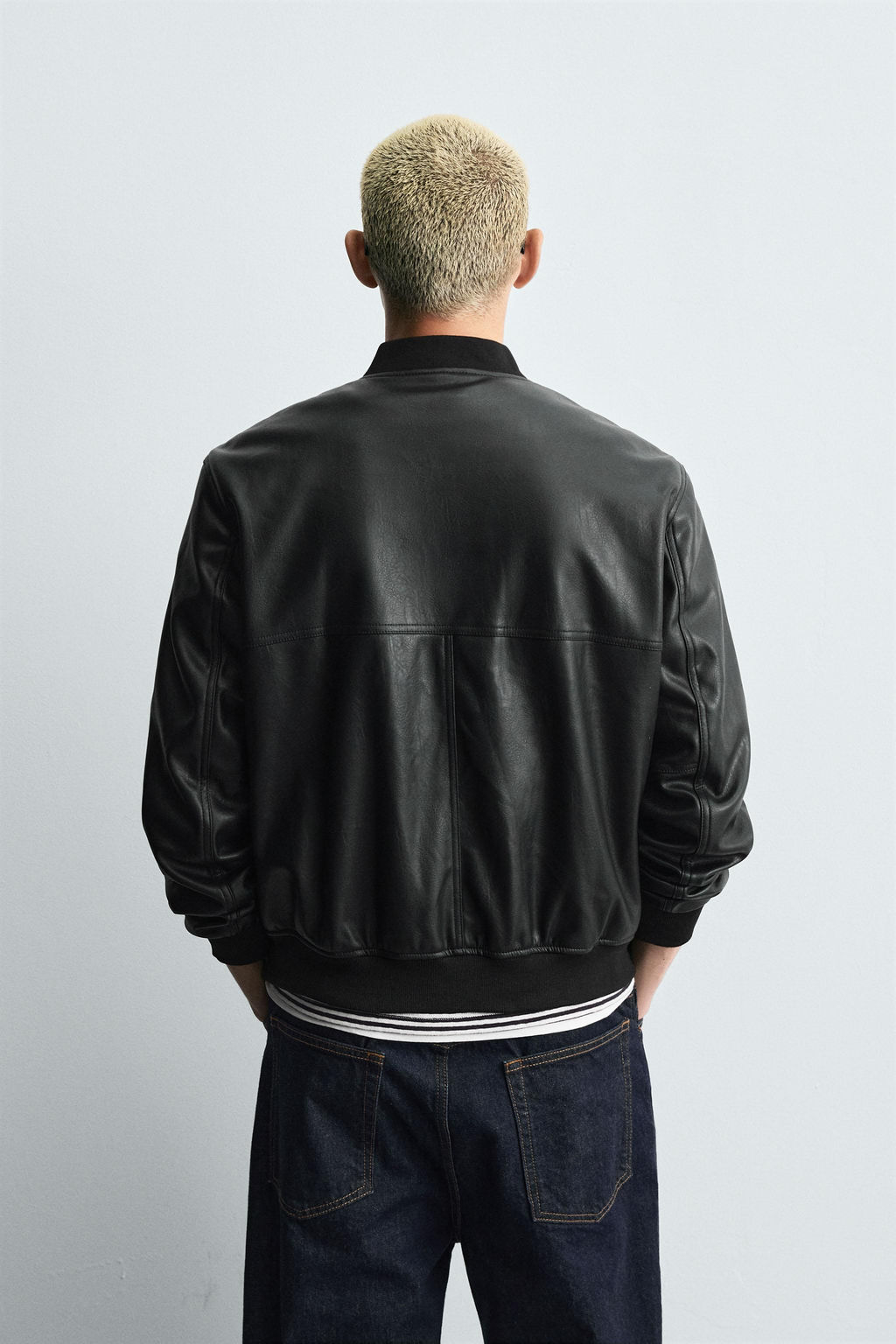 LEATHER EFFECT BOMBER JACKET - Zara фото 11
