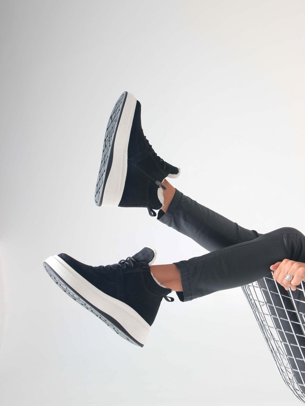 Ботинки 260.windyw. черный замш/Мех