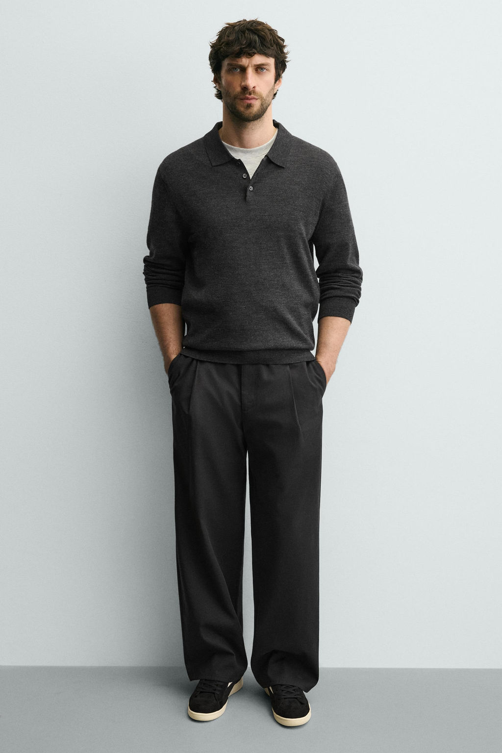 ZAPATILLA ESTILO RETRO / Negro