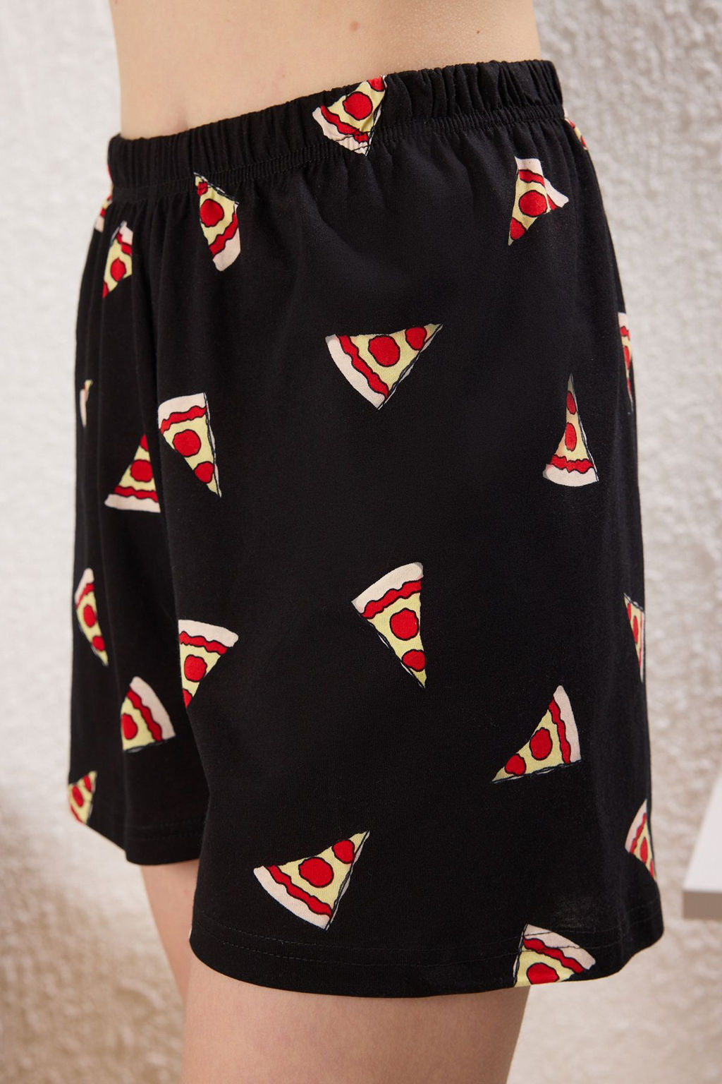 Trendyolmilla Kad?n Couple/Cift Siyah %100 Pamuklu Pizza Desenli Sortlu Orme Pijama Tak?m? THMSS25PT00333  фото 4