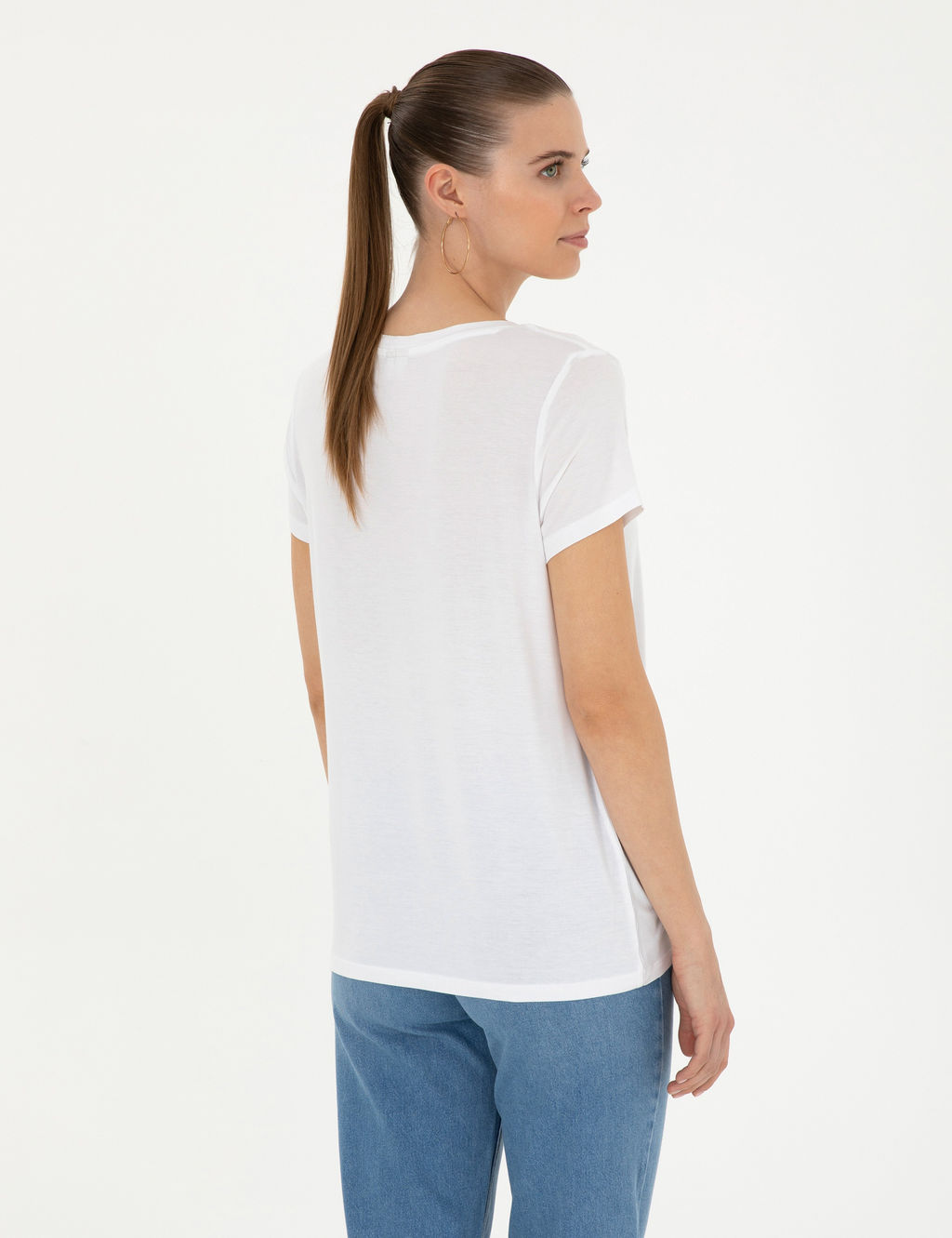 Beyaz Comfort Fit V Yaka Basic Ti__rt