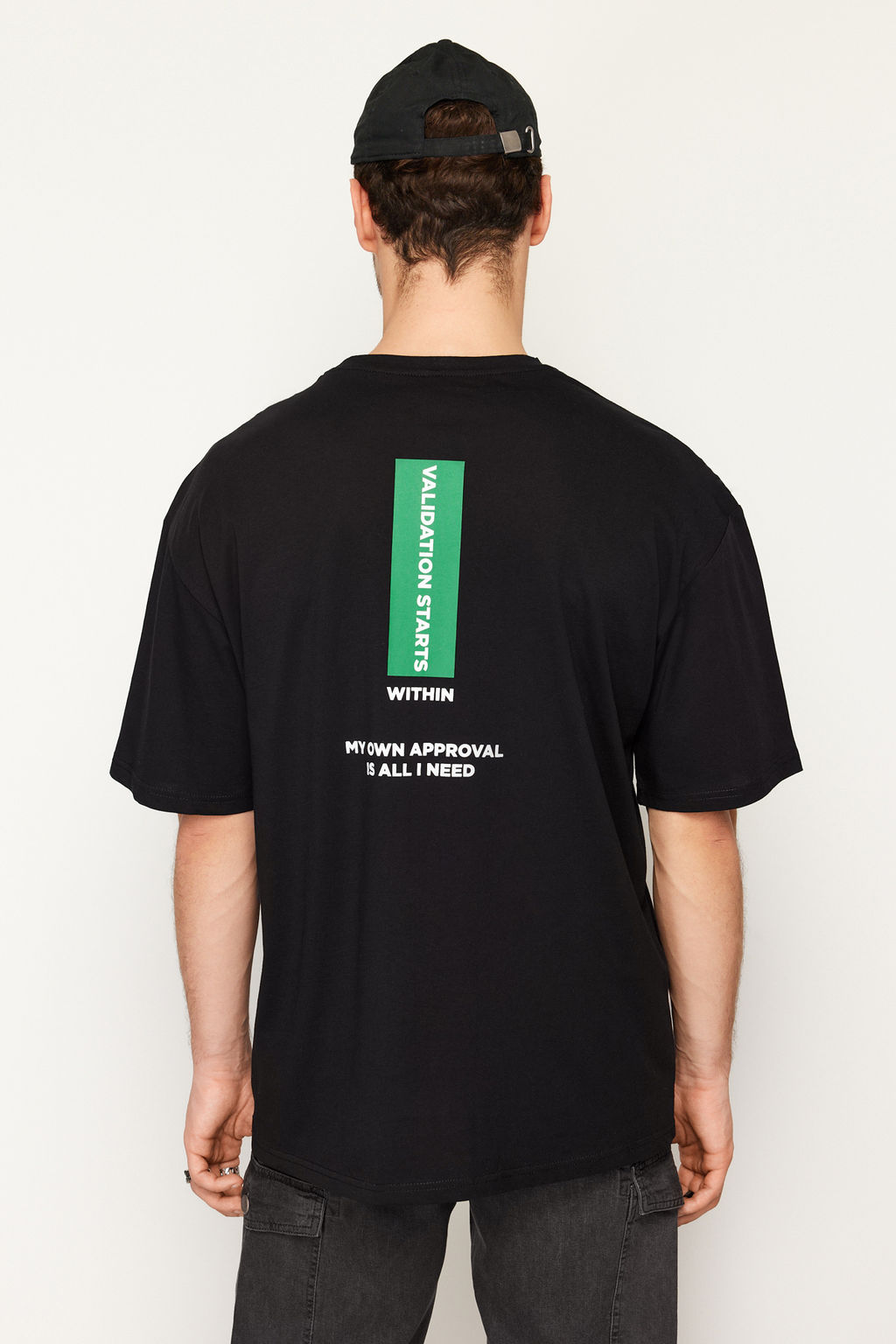 TRENDYOL MAN Siyah Oversize/Genis Kesim Yaz? Bask?l? %100 Pamuklu T-Shirt TMNSS24TS00014 - Trendyolmilla фото 5