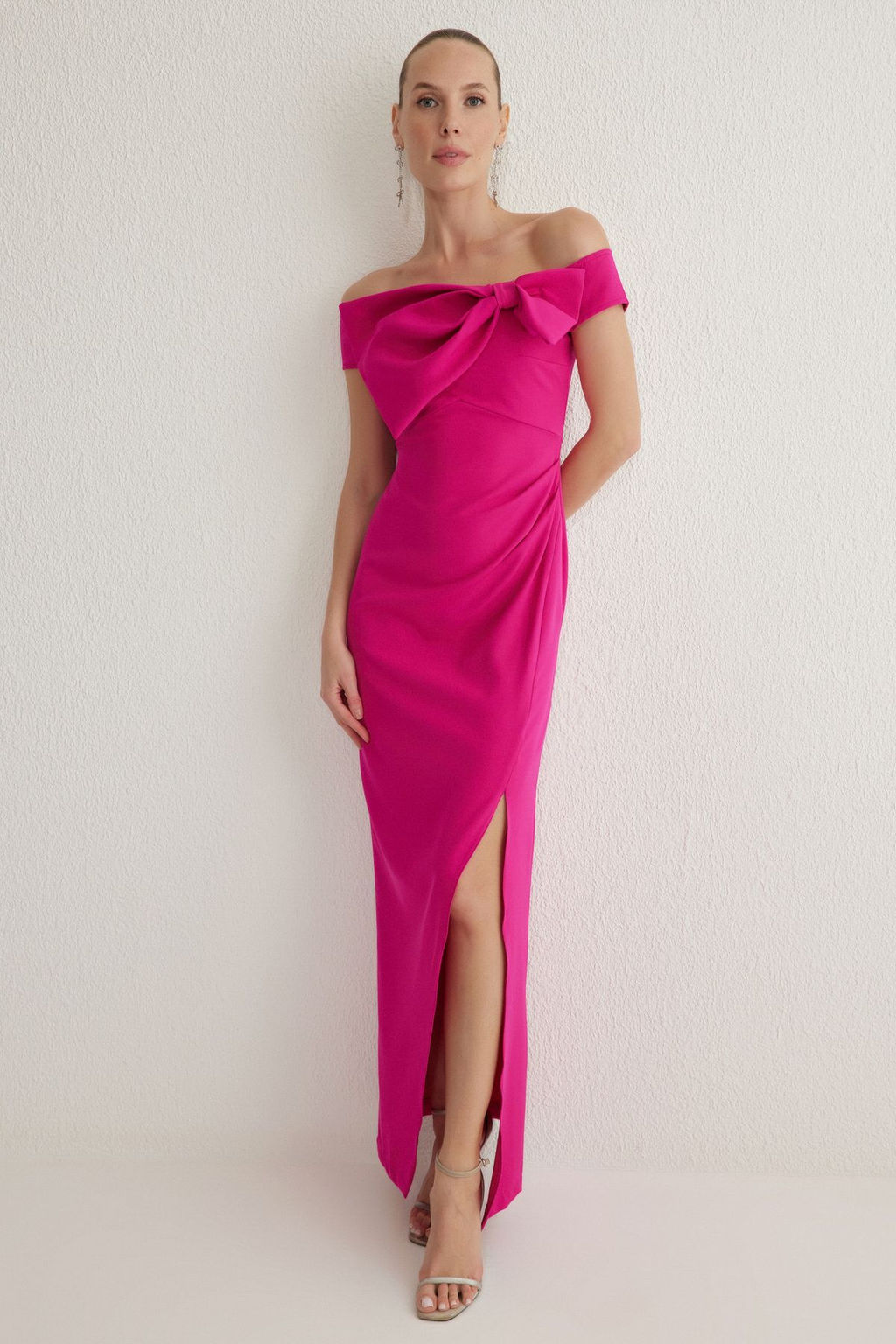 TRENDYOLMILLA Fusya Carmen Yaka Fiyonklu Dokuma Maxi S?k Abiye & Mezuniyet Elbise TPRSS25AE00030