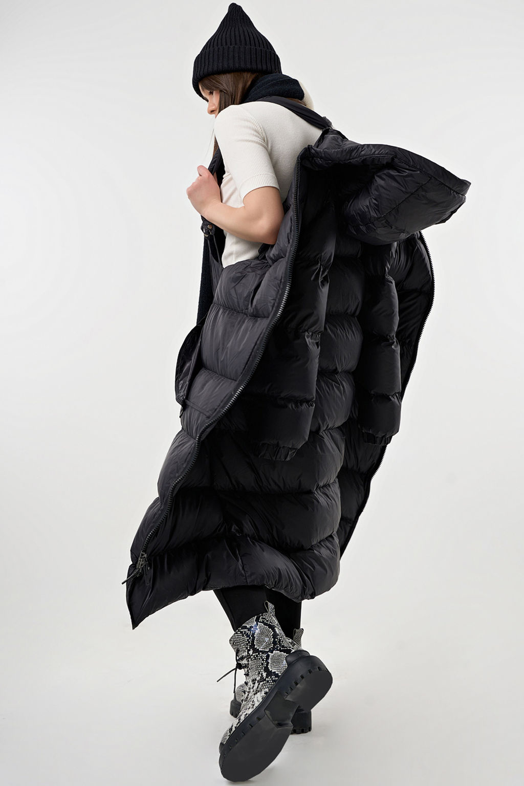 Пальто пуховое свободного силуэта черное