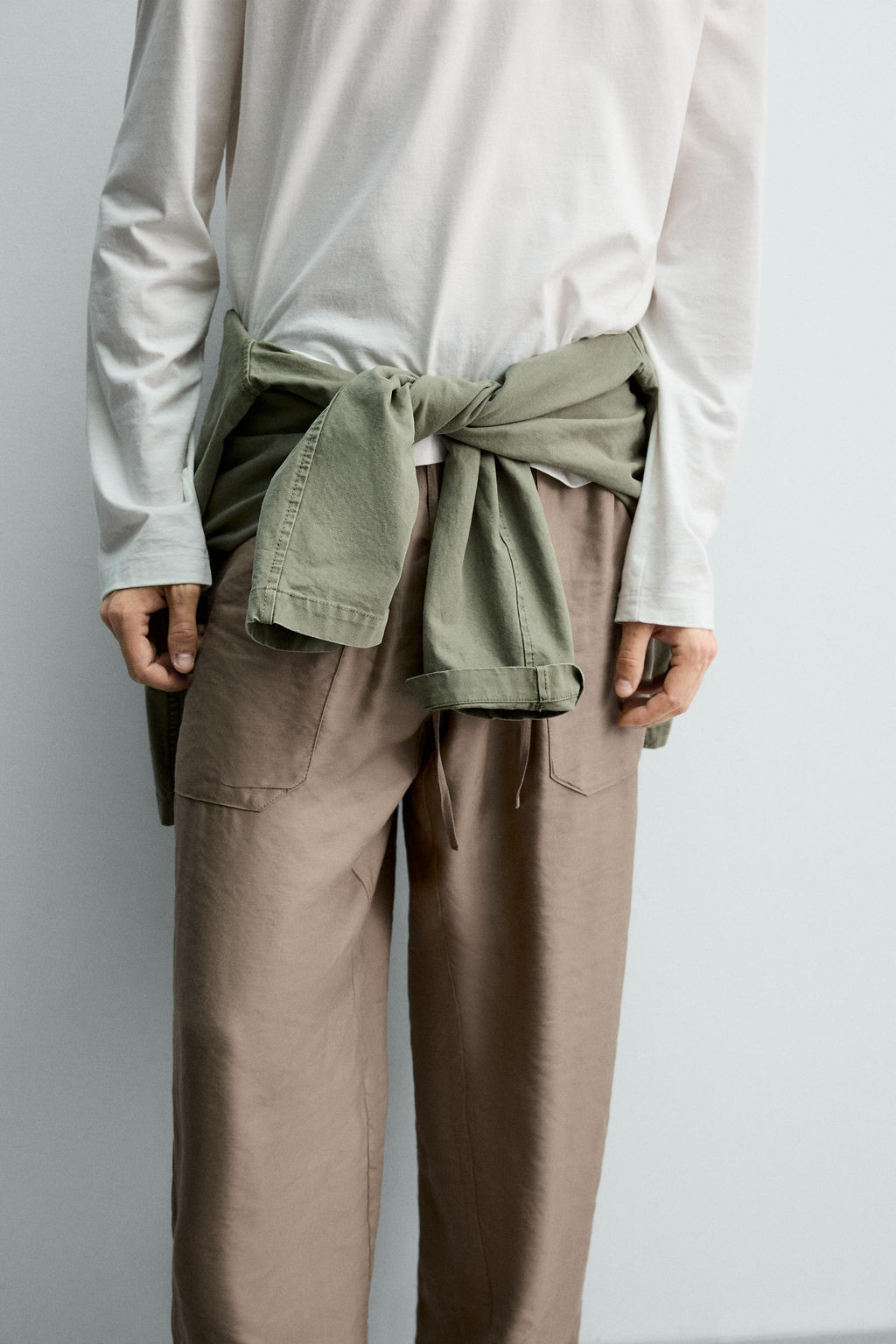 PANTAL?N FLUIDO RELAXED FIT / rosa claro