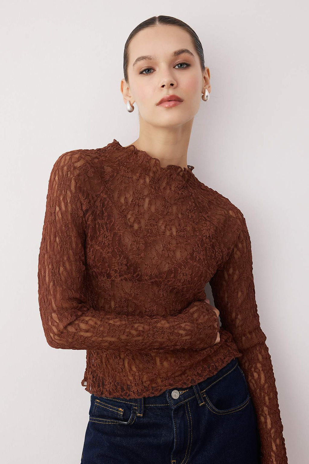 Kahverengi Fitted/Vucuda Oturan Reglan Kol Dantel Uzun Kollu Esnek Orme Bluz TWOAW26BZ00048