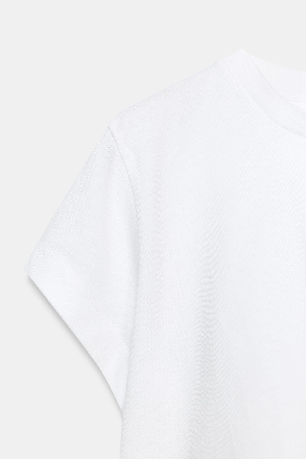 CAMISETA ASIM?TRICA MANGA CORTA / Blanco