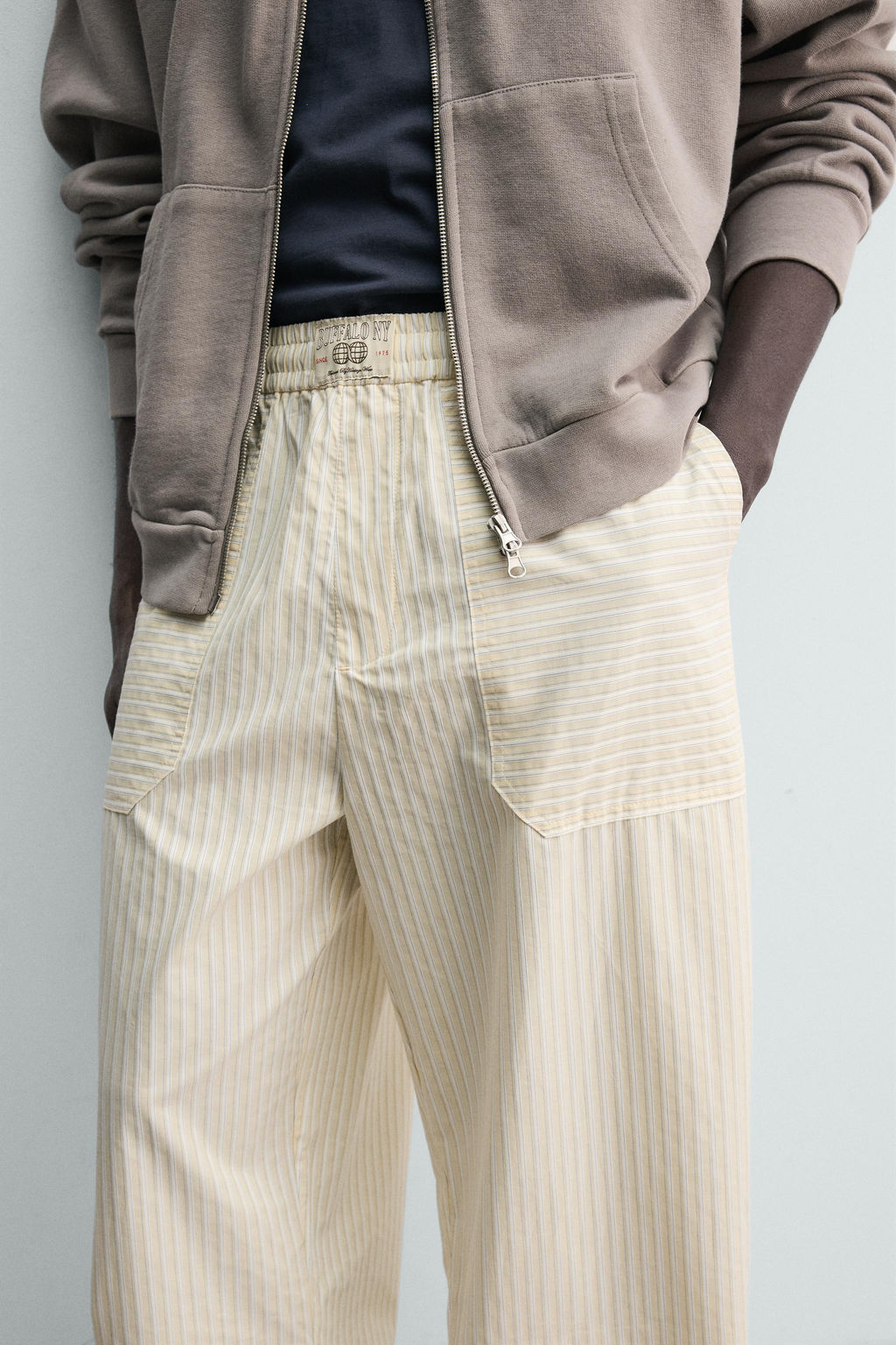 PANTAL?N RELAXED FIT RAYAS CONTRASTE / Rayas