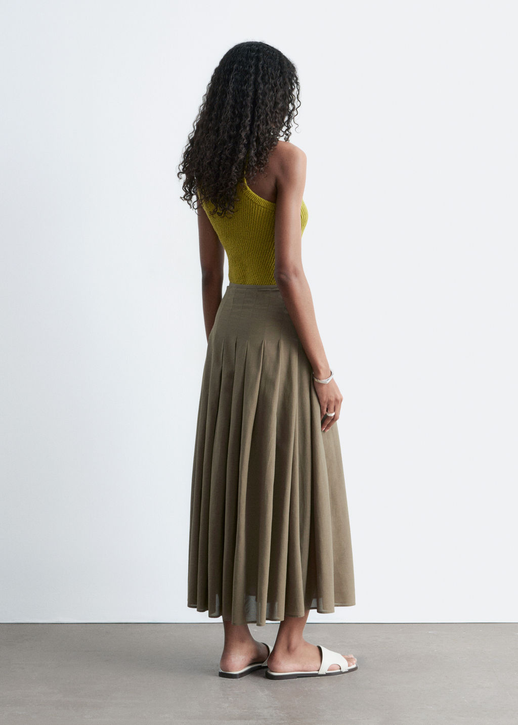 Falda midi plisada