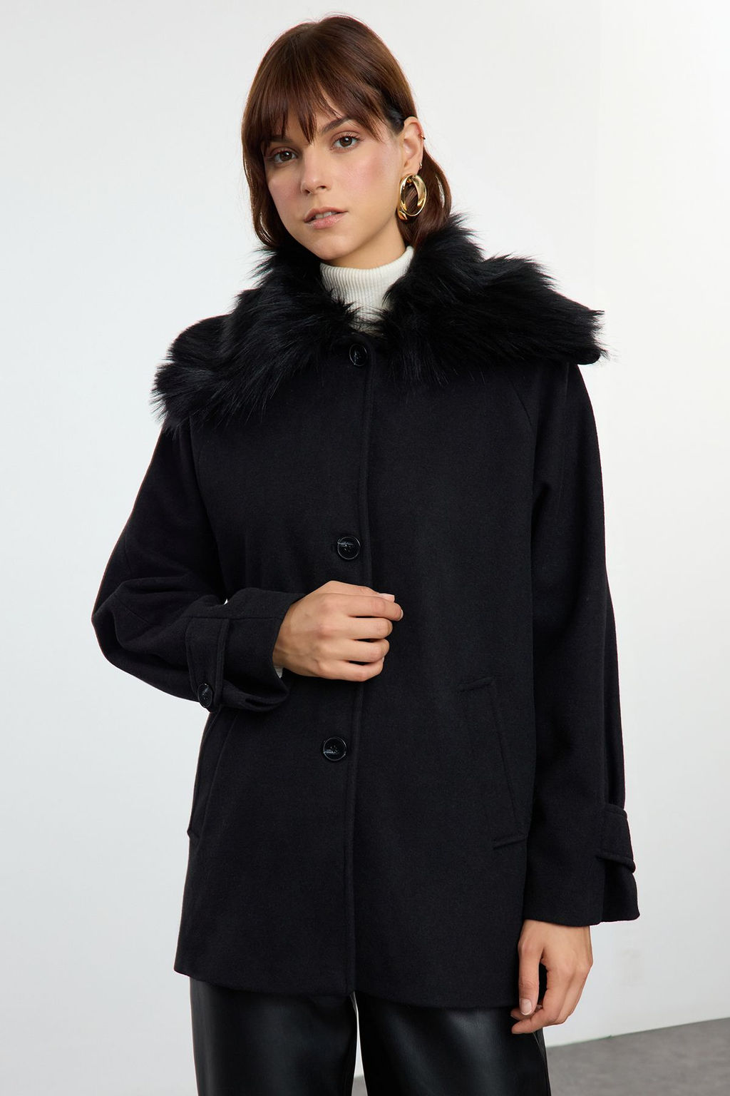 Siyah C?kar?labilir Yaka Kurk Detayl? Regular Midi Yunlu Kaban TWOAW25KB00070