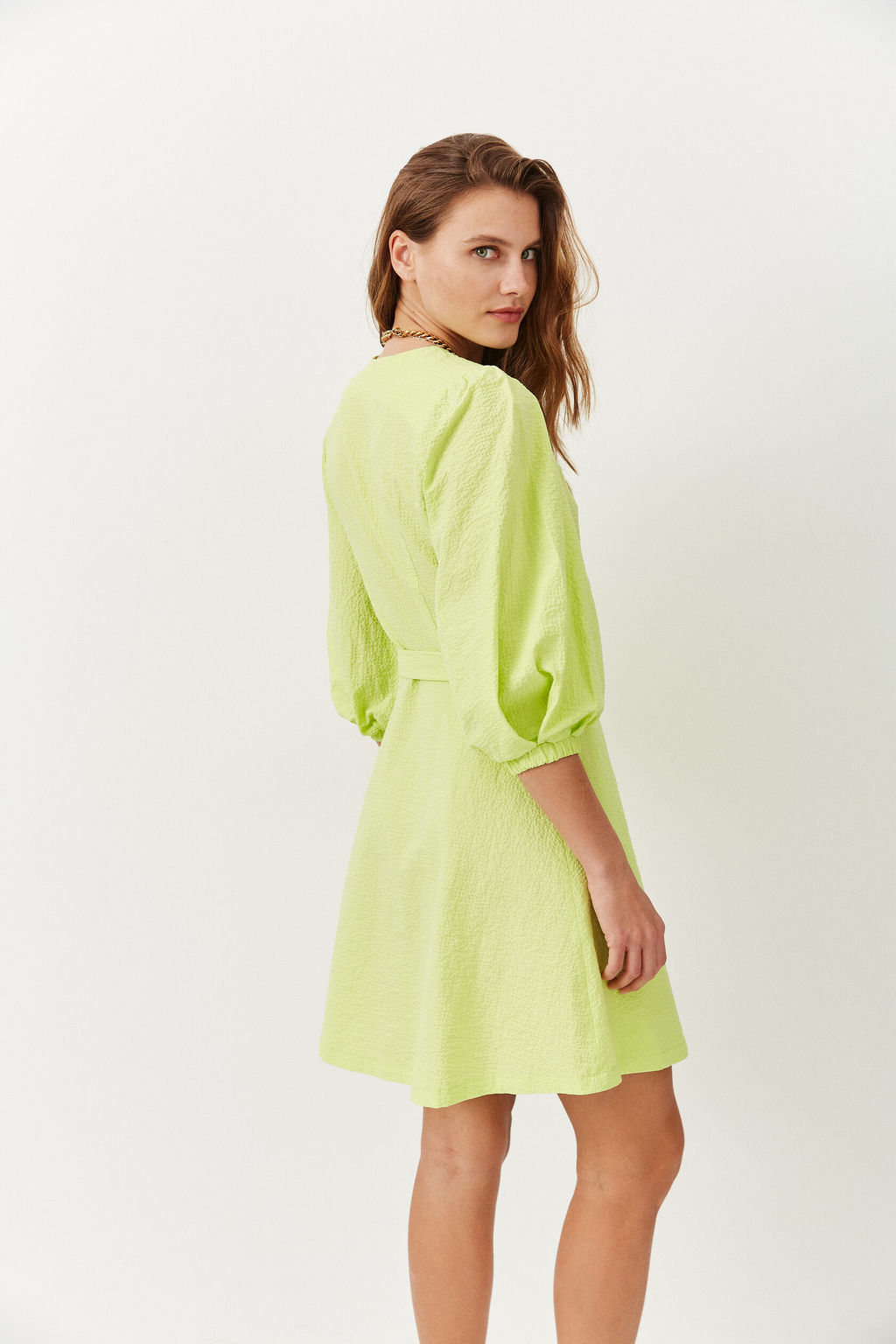 Платье на запах из жатого хлопка - TO BE ONE фото 5