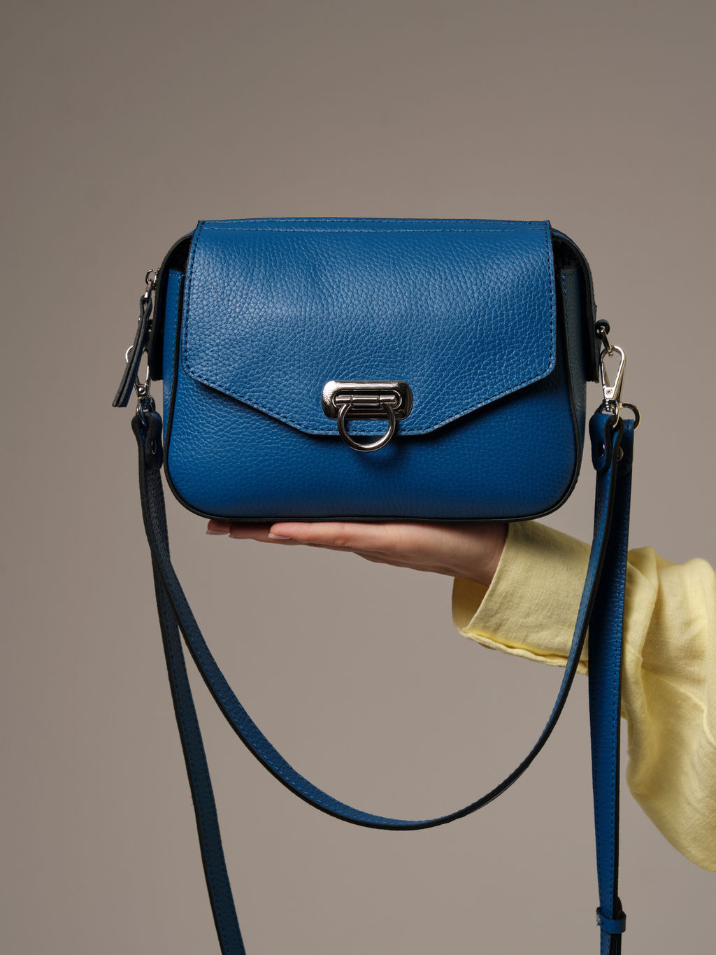 Сумка кожаная через плечо Azaro 3684 синяя гуашь