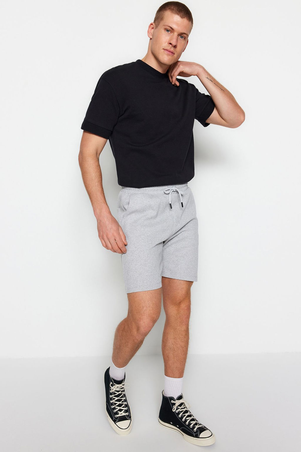 2li Paket Siyah-Gri Regular/Normal Kesim Dokulu Kordonlu Sort & Bermuda TMNSS23SR00076