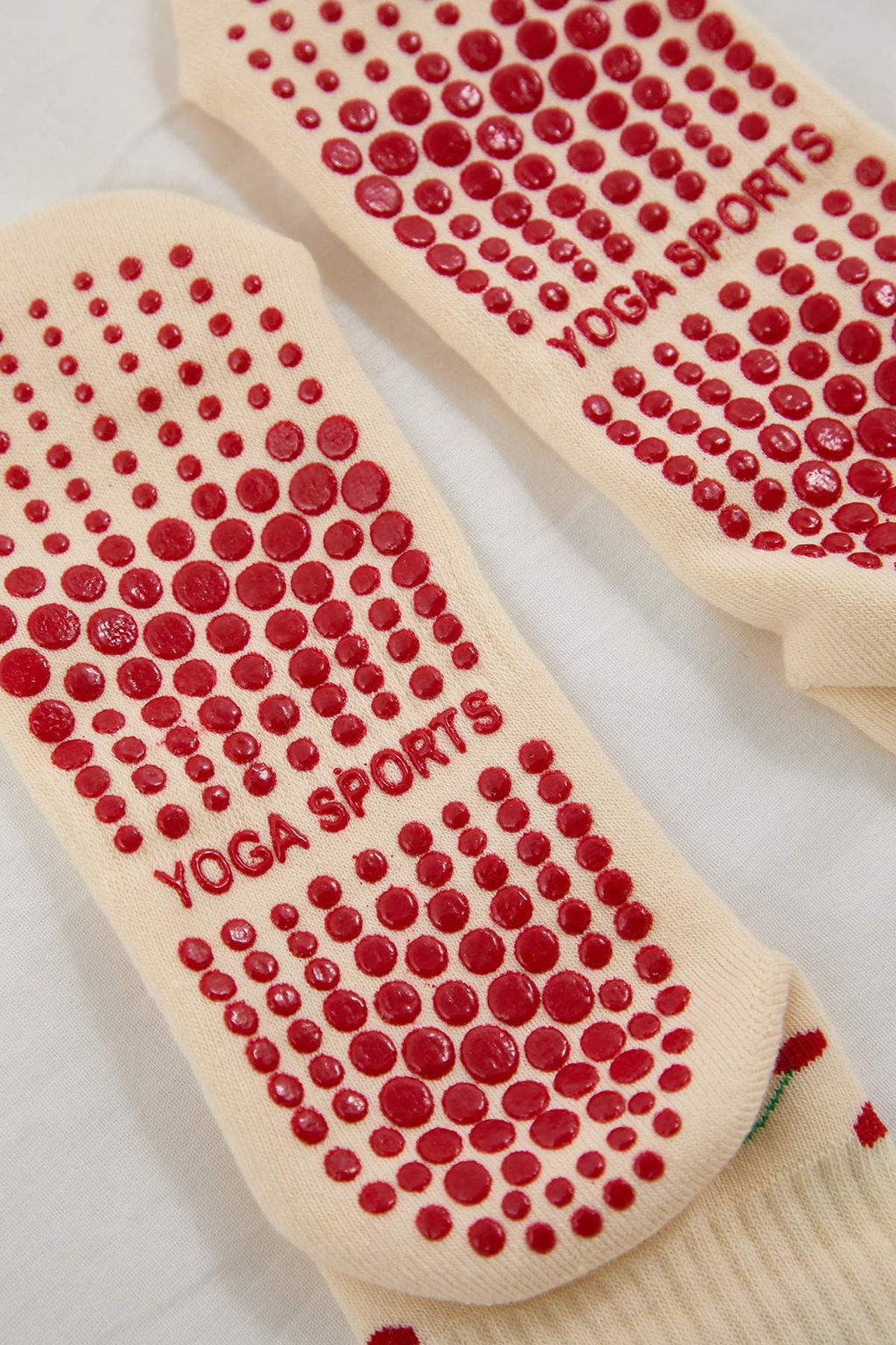 Ekru-K?rm?z? Pamuklu Kirazl? Kayd?rmaz Yoga/Pilates Orme Corap THMAW26CO00019 - Trendyolmilla фото 4