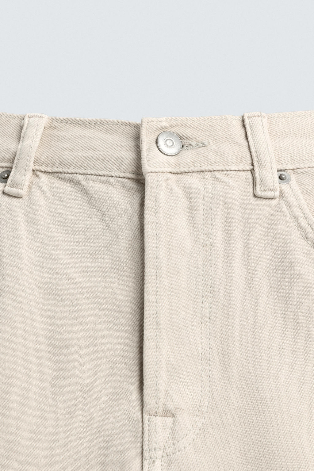 BERMUDA DENIM STRAIGHT FIT / Blanco roto