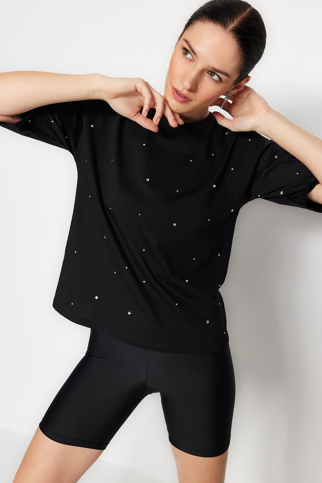 TRENDYOLMILLA Antrasit %100 Pamuk Tas Detayl? Relaxed/Genis Rahat Kesim Bisiklet Yaka Orme T-Shirt TWOSS23TS00153  фото 11