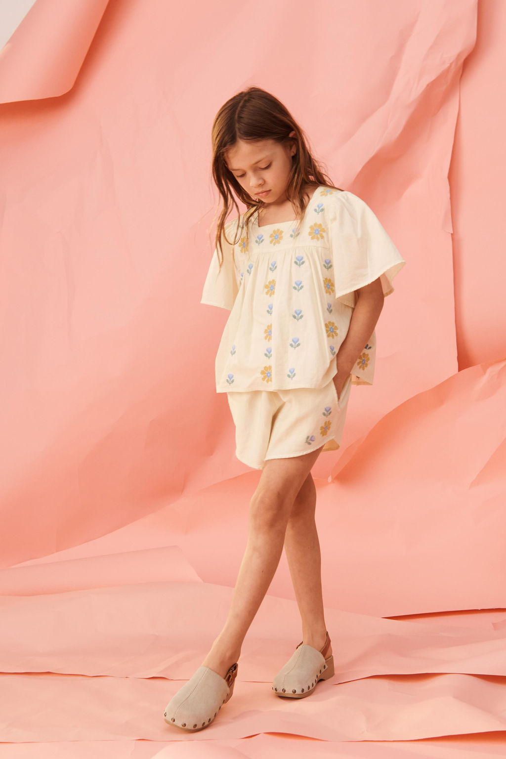 BLUSA BORDADOS FLORES PUNTO DE CRUZ LIMITED EDITION / Crema