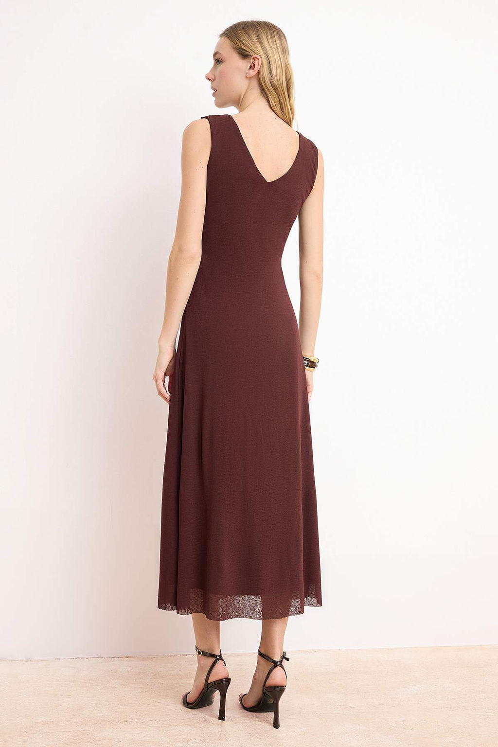 Sar? A-Kesim/Can Form V Yaka Kolsuz Volanl?/F?rf?rl? Midi Kopuk Orme Elbise TWOSS26EL00212 - Trendyolmilla фото 8