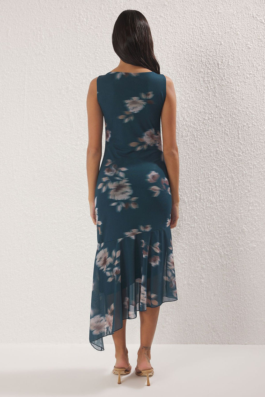 TRENDYOLMILLA Cok Renkli Asimetrik Bodycone/Vucuda Oturan Midi Orme Elbise TWOSS25EL00227 фото 13