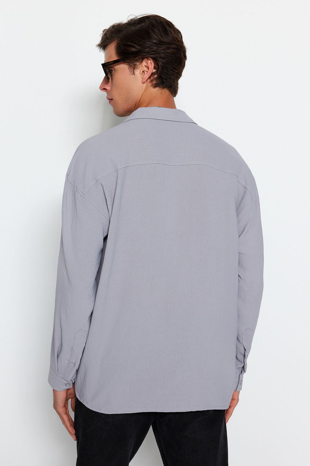 TRENDYOL MAN Beyaz Oversize Fit Apas Yaka Yazl?k Keten Gorunumlu Gomlek TMNSS23GO00053 - Trendyolmilla фото 46