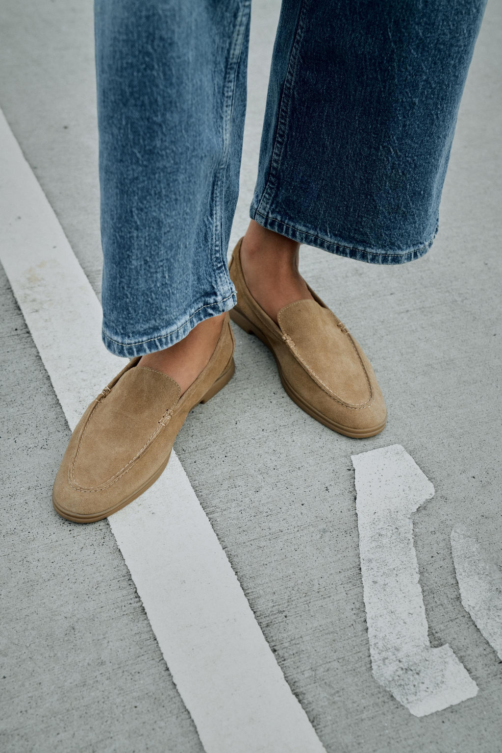 FLAT SPLIT SUEDE LOAFERS - Zara фото 2